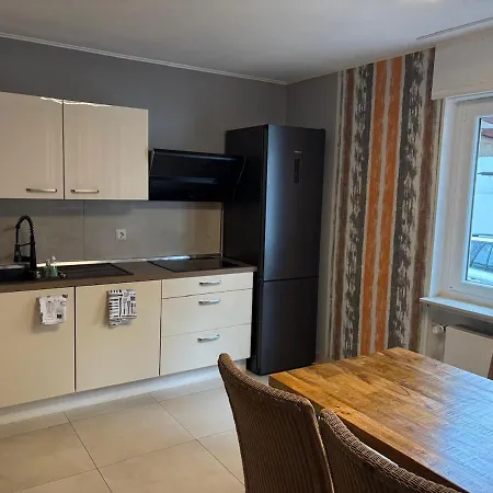 1-zimmer-apartment Mit Pool Apartment *