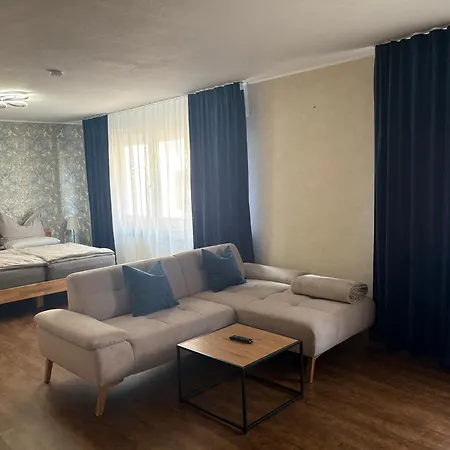 Apartment 1-zimmer-apartment Mit Pool *