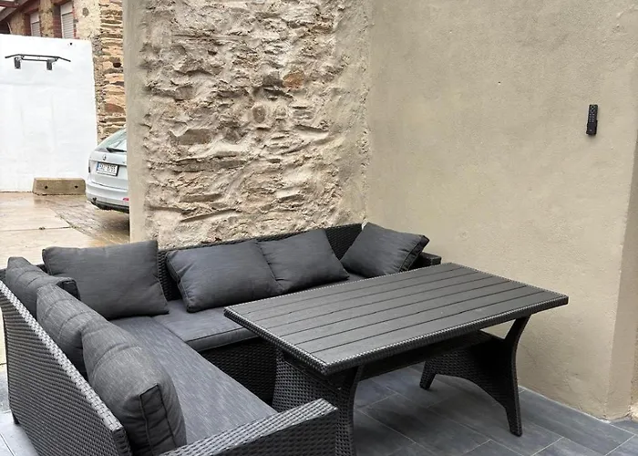 Apartment 1-zimmer-apartment Mit Pool Und Kamin *