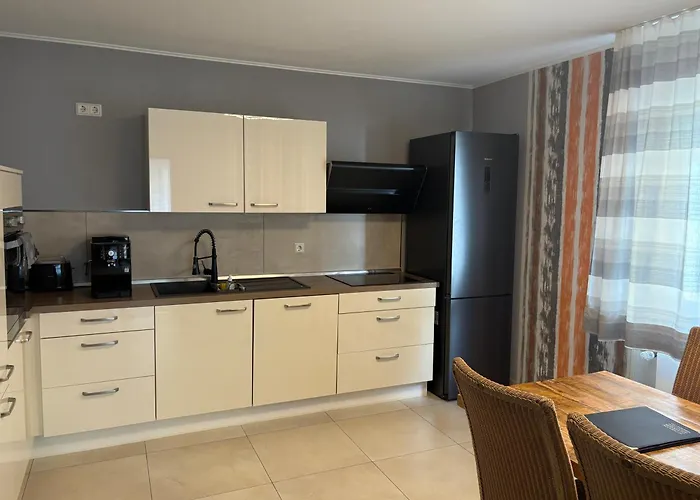 아파트 1-zimmer-apartment Mit Pool Und Kamin